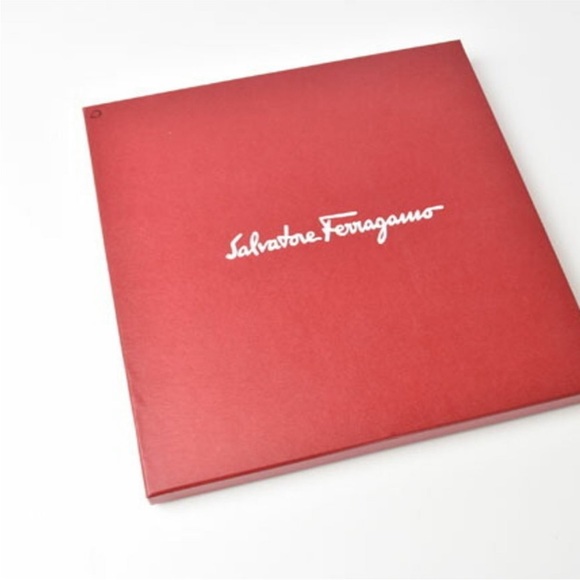 Salvatore Ferragamo scarf leopard print black multi never used and box included - Picture 7 of 7